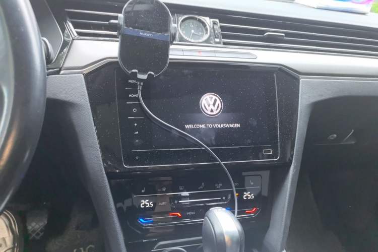 Used Volkswagen Magotan 2020 330TSI DSG Leading Model Audio And AC Panel