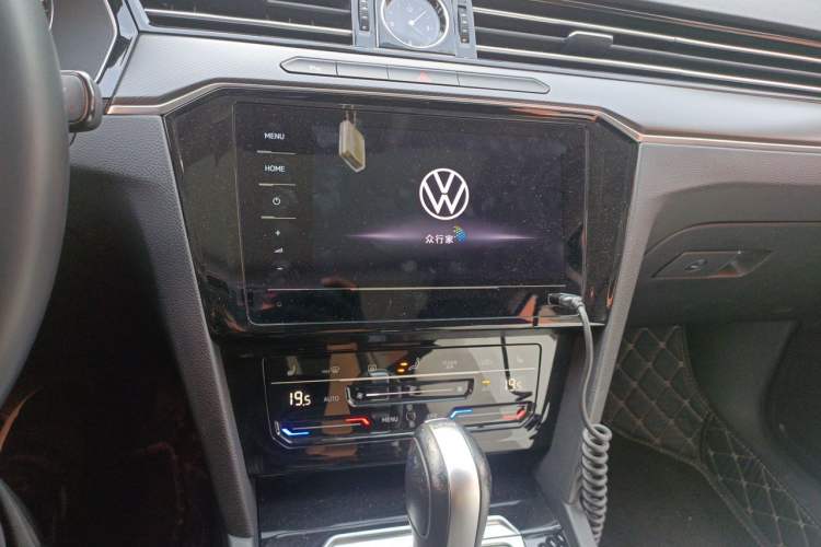 Used Volkswagen Magotan 2020 330TSI DSG Leading Model Audio And AC Panel