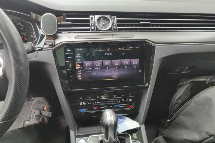 Used Volkswagen Magotan 2020 330TSI DSG Luxury Edition Audio And AC Panel