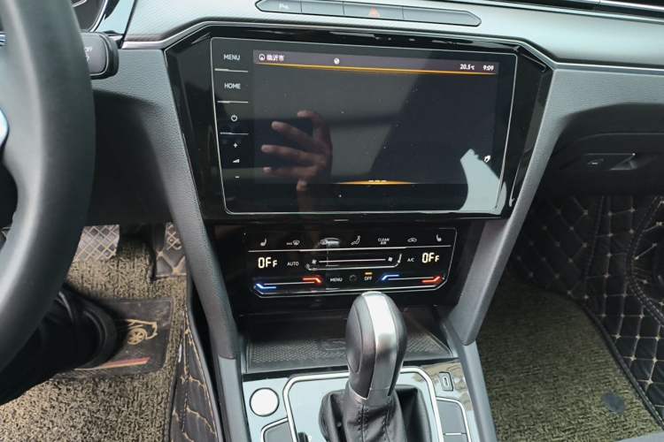 Used Volkswagen Magotan 2020 330TSI DSG Luxury Edition Audio And AC Panel