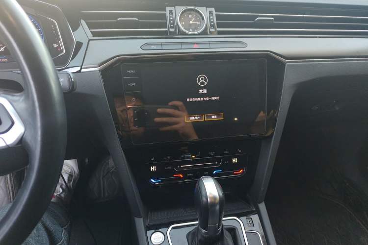 Used Volkswagen Magotan 2020 330TSI DSG Luxury Edition Audio And AC Panel