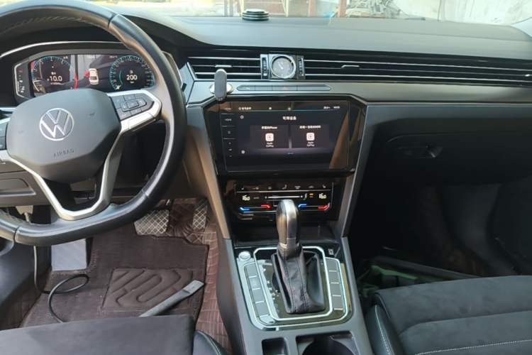 Used Volkswagen Magotan 2020 330TSI DSG Luxury Edition Audio And AC Panel