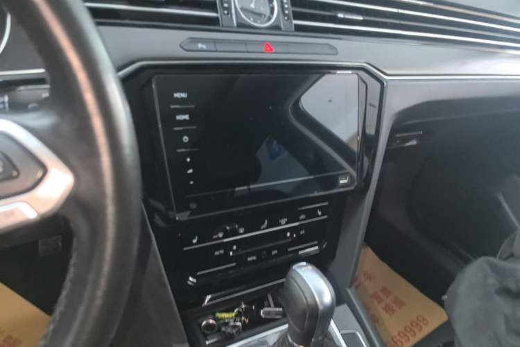 Used Volkswagen Magotan 2020 330TSI DSG Leading Model Audio And AC Panel