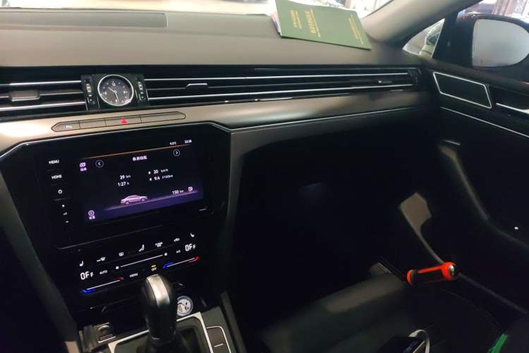 Used Volkswagen Magotan 2020 330TSI DSG Leading Model Audio And AC Panel