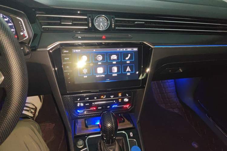 Used Volkswagen Magotan 2020 330TSI DSG Luxury Edition Audio And AC Panel