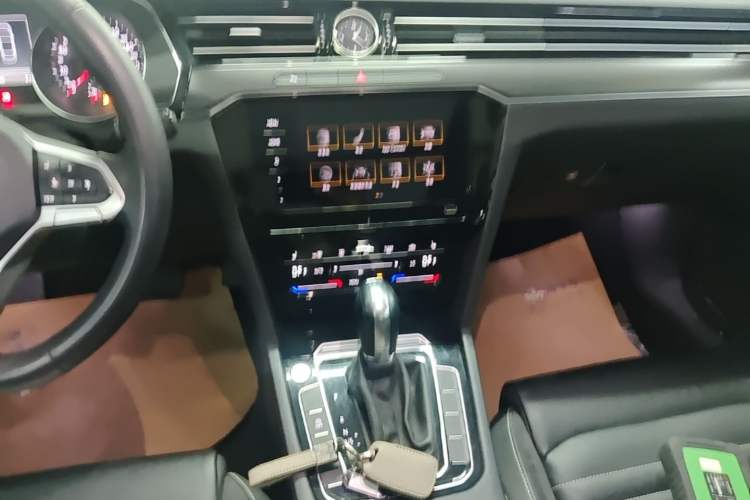 Used Volkswagen Magotan 2020 280TSI DSG Leading Edition Audio And AC Panel