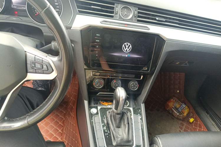 Used Volkswagen Magotan 2020 280TSI DSG Comfort Edition Audio And AC Panel
