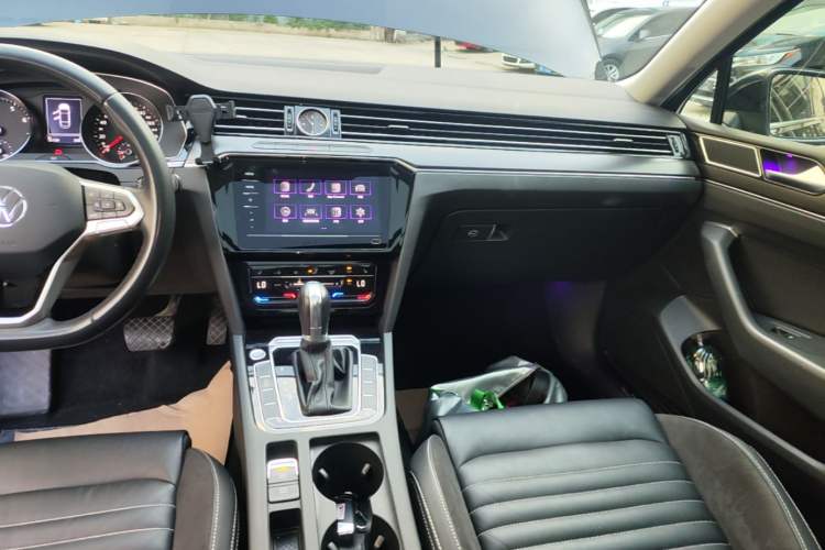 Used Volkswagen Magotan 2020 330TSI DSG Leading Model Audio And AC Panel