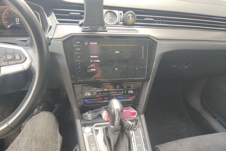 Used Volkswagen Magotan 2020 330TSI DSG Luxury Edition Audio And AC Panel