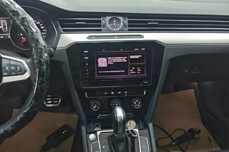 Used Volkswagen Magotan 2020 280TSI DSG Comfort Edition Audio And AC Panel