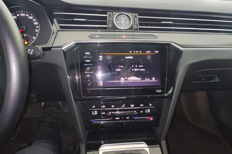 Used Volkswagen Magotan 2020 330TSI DSG Leading Model Audio And AC Panel