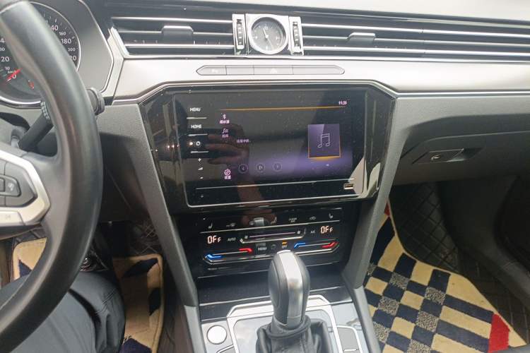 Used Volkswagen Magotan 2020 330TSI DSG Leading Model Audio And AC Panel