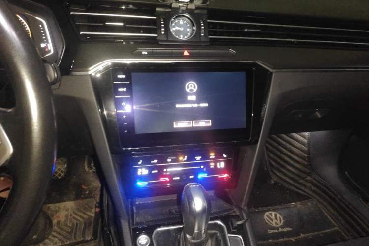 Used Volkswagen Magotan 2020 330TSI DSG Luxury Edition Audio And AC Panel