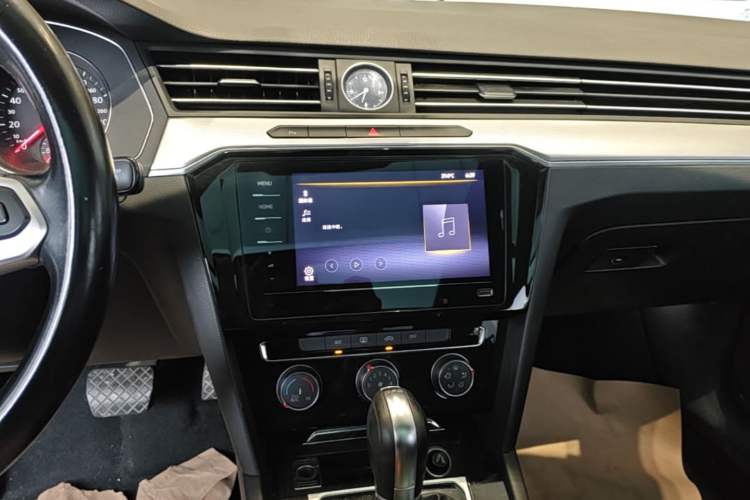 Used Volkswagen Magotan 2020 280TSI DSG Comfort Edition Audio And AC Panel
