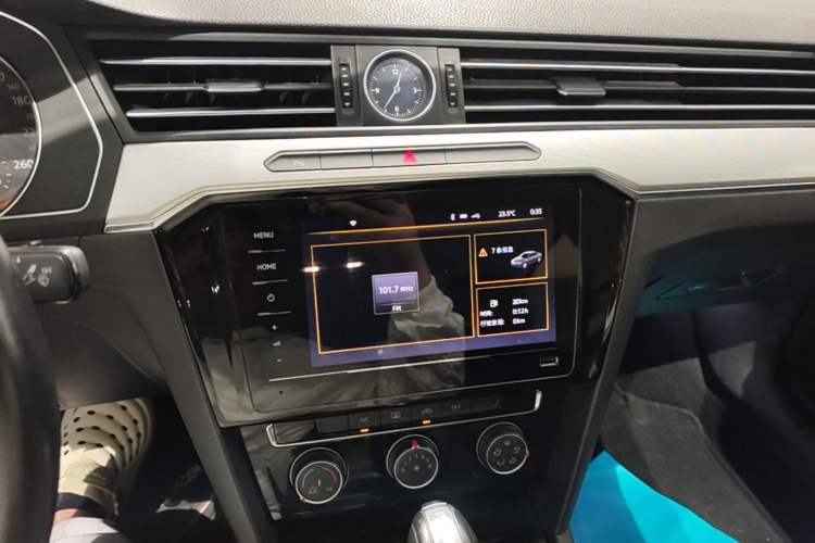 Used Volkswagen Magotan 2020 280TSI DSG Comfort Edition Audio And AC Panel