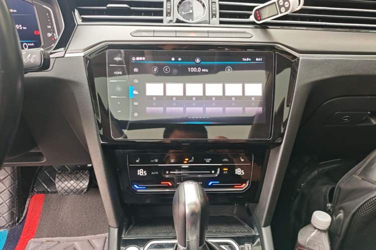 Used Volkswagen Magotan 2020 330TSI DSG Luxury Edition Audio And AC Panel