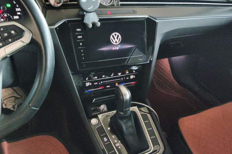 Used Volkswagen Magotan 2020 330TSI DSG Leading Model Audio And AC Panel
