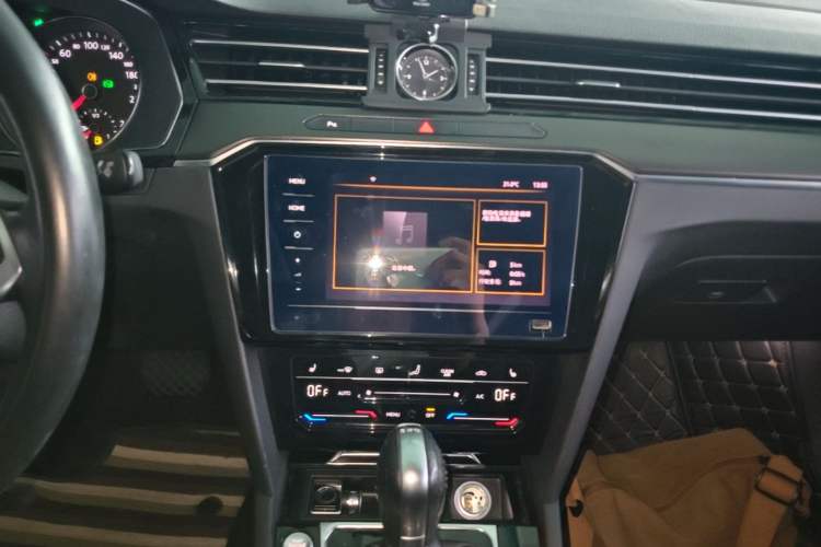 Used Volkswagen Magotan 2020 330TSI DSG Leading Model Audio And AC Panel