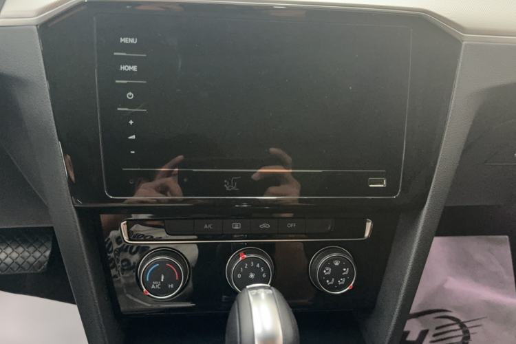 Used Volkswagen Magotan 2020 280TSI DSG Comfort Edition Audio And AC Panel