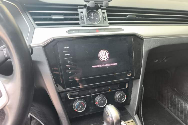 Used Volkswagen Magotan 2020 280TSI DSG Comfort Edition Audio And AC Panel