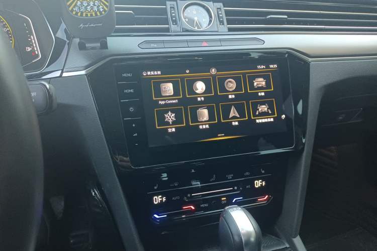 Used Volkswagen Magotan 2020 330TSI DSG Luxury Edition Audio And AC Panel