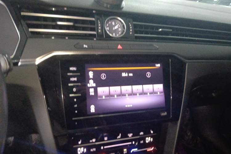 Used Volkswagen Magotan 2020 330TSI DSG Leading Model Audio And AC Panel