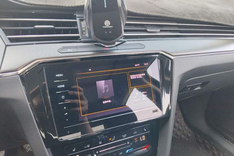 Used Volkswagen Magotan 2020 330TSI DSG Leading Model Audio And AC Panel