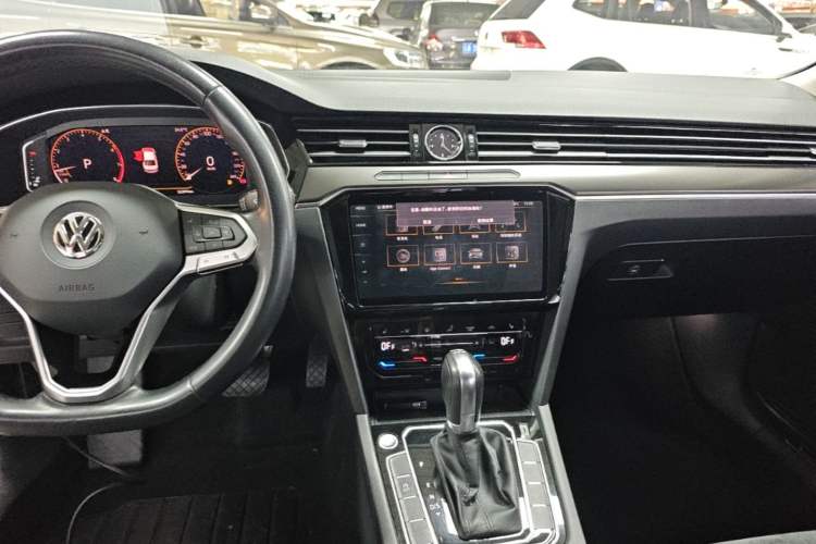 Used Volkswagen Magotan 2020 330TSI DSG Luxury Edition Audio And AC Panel