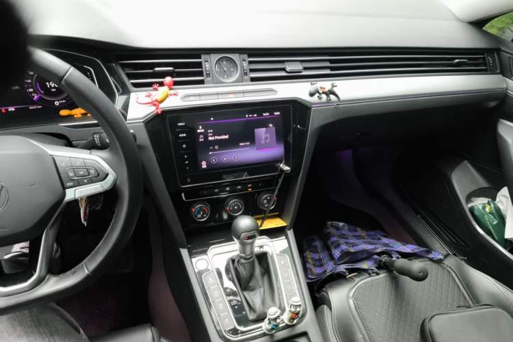 Used Volkswagen Magotan 2020 280TSI DSG Comfort Edition Audio And AC Panel