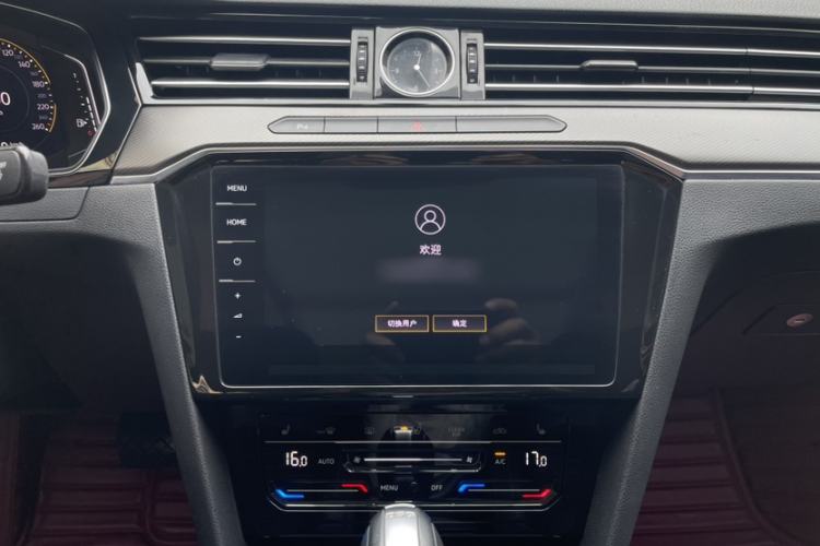 Used Volkswagen Magotan 2020 330TSI DSG Luxury Edition Audio And AC Panel