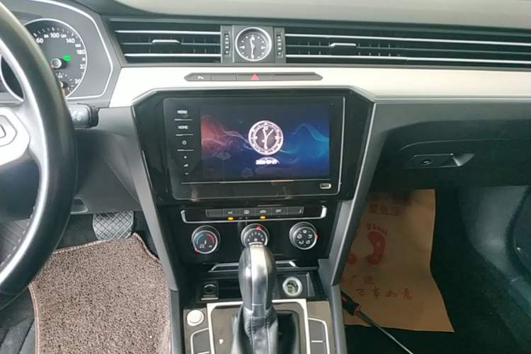 Used Volkswagen Magotan 2020 280TSI DSG Comfort Edition Audio And AC Panel