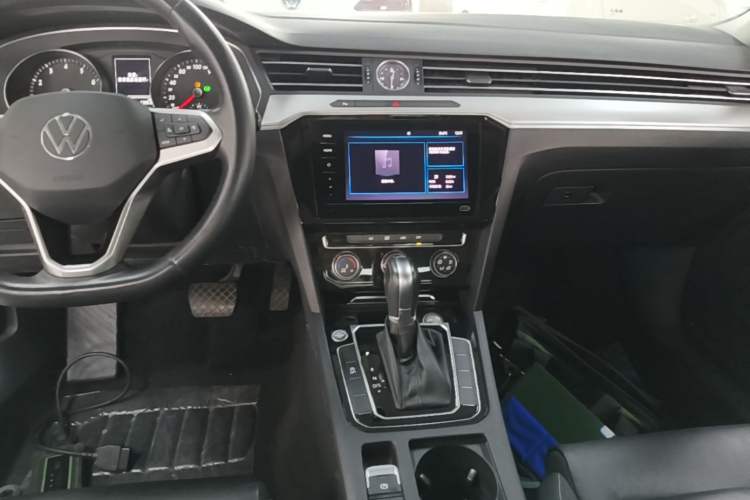 Used Volkswagen Magotan 2020 280TSI DSG Comfort Edition Audio And AC Panel