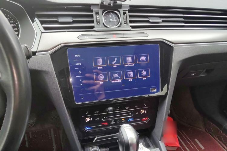 Used Volkswagen Magotan 2020 330TSI DSG Leading Model Audio And AC Panel