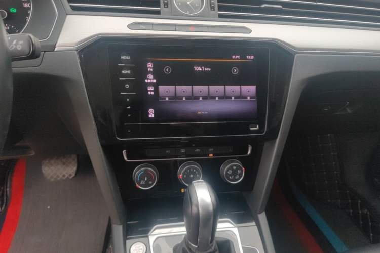 Used Volkswagen Magotan 2020 280TSI DSG Comfort Edition Audio And AC Panel