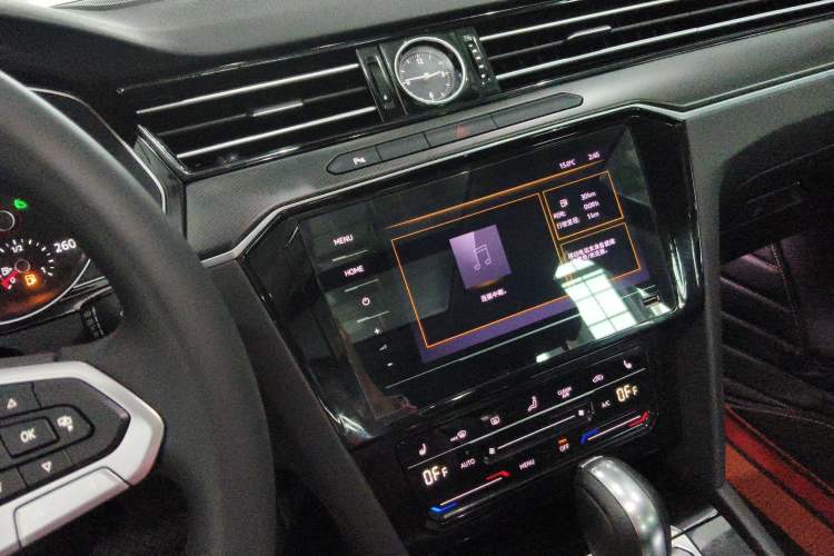 Used Volkswagen Magotan 2020 330TSI DSG Leading Model Audio And AC Panel
