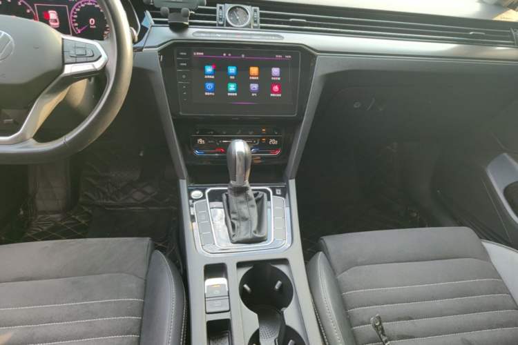 Used Volkswagen Magotan 2020 330TSI DSG Luxury Edition Audio And AC Panel
