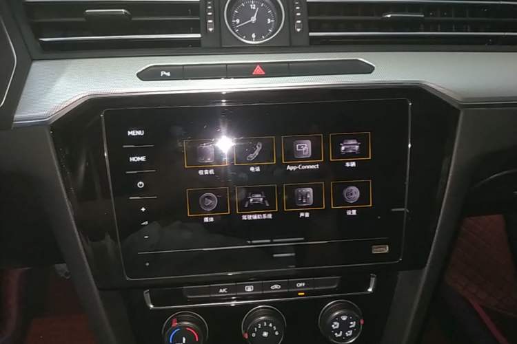 Used Volkswagen Magotan 2020 280TSI DSG Comfort Edition Audio And AC Panel