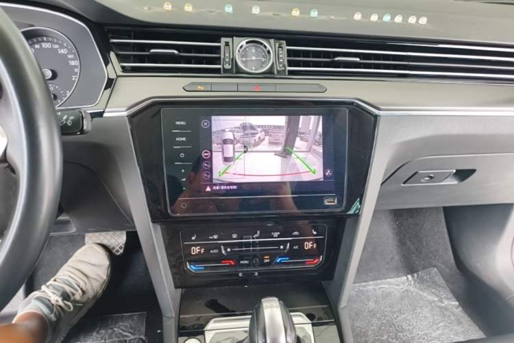 Used Volkswagen Magotan 2020 330TSI DSG Leading Model Audio And AC Panel
