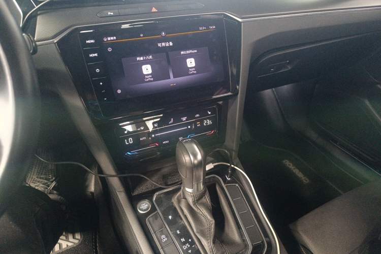 Used Volkswagen Magotan 2020 330TSI DSG Luxury Edition Audio And AC Panel