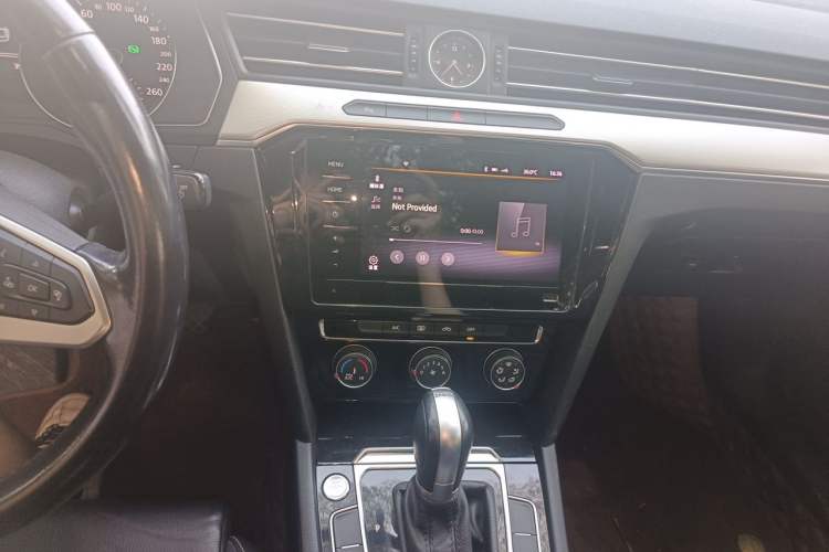 Used Volkswagen Magotan 2020 280TSI DSG Comfort Edition Audio And AC Panel