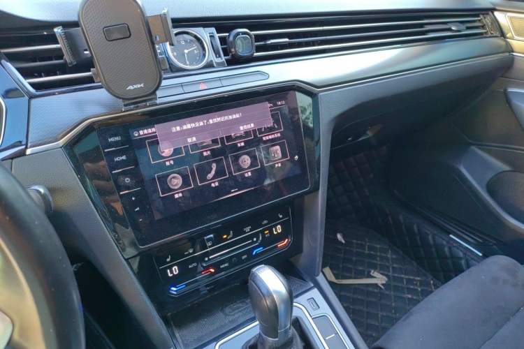 Used Volkswagen Magotan 2020 330TSI DSG Luxury Edition Audio And AC Panel
