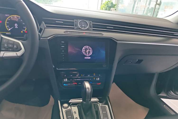 Used Volkswagen Magotan 2020 330TSI DSG Leading Model Audio And AC Panel