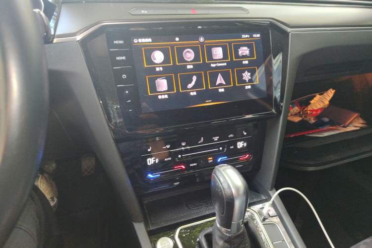 Used Volkswagen Magotan 2020 330TSI DSG Luxury Edition Audio And AC Panel