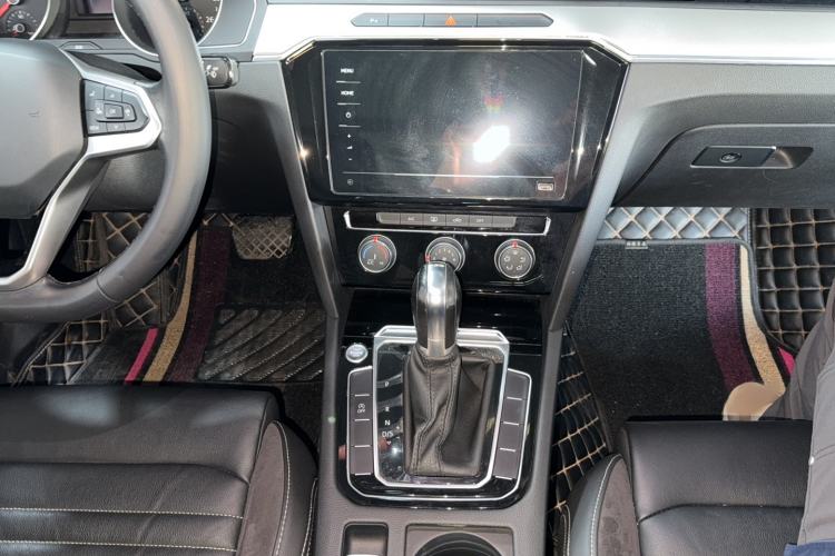 Used Volkswagen Magotan 2020 280TSI DSG Comfort Edition Audio And AC Panel