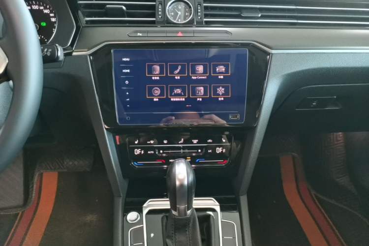 Used Volkswagen Magotan 2020 330TSI DSG Leading Model Audio And AC Panel