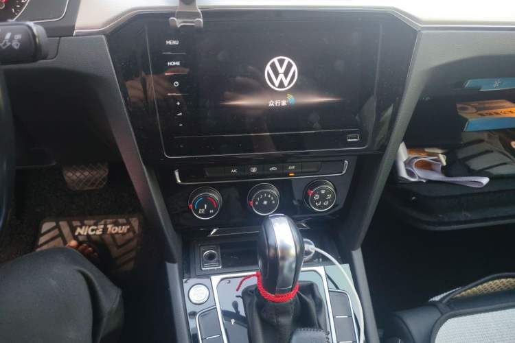 Used Volkswagen Magotan 2020 280TSI DSG Comfort Edition Audio And AC Panel