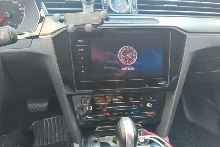 Used Volkswagen Magotan 2020 330TSI DSG Leading Model Audio And AC Panel