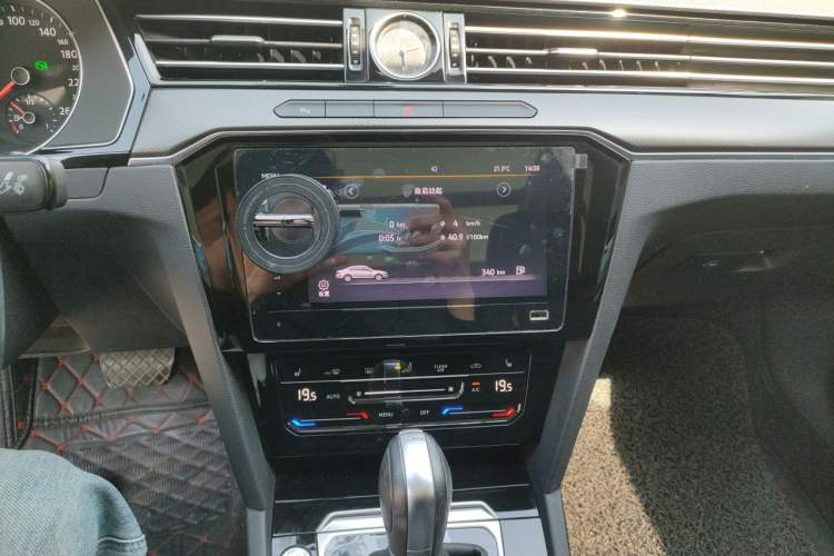Used Volkswagen Magotan 2020 330TSI DSG Leading Model Audio And AC Panel