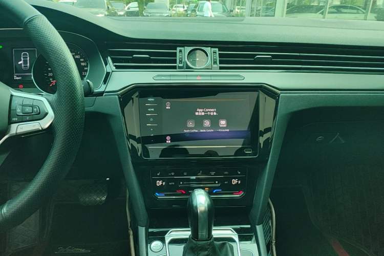 Used Volkswagen Magotan 2020 330TSI DSG Leading Model Audio And AC Panel