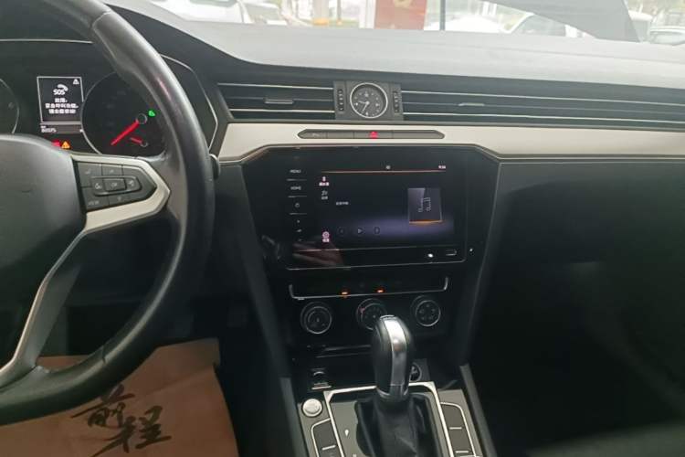 Used Volkswagen Magotan 2020 280TSI DSG Comfort Edition Audio And AC Panel